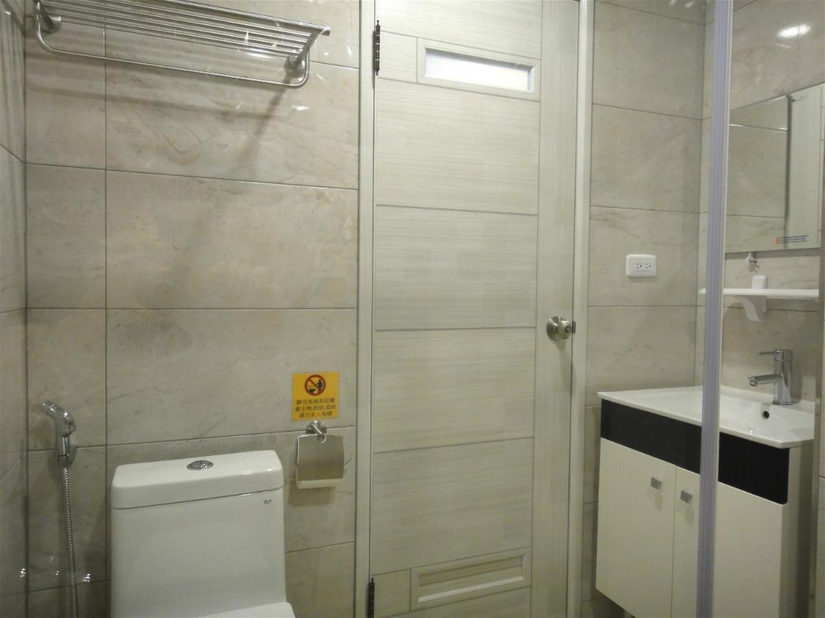Park 66 Apartment Tainan Exterior photo