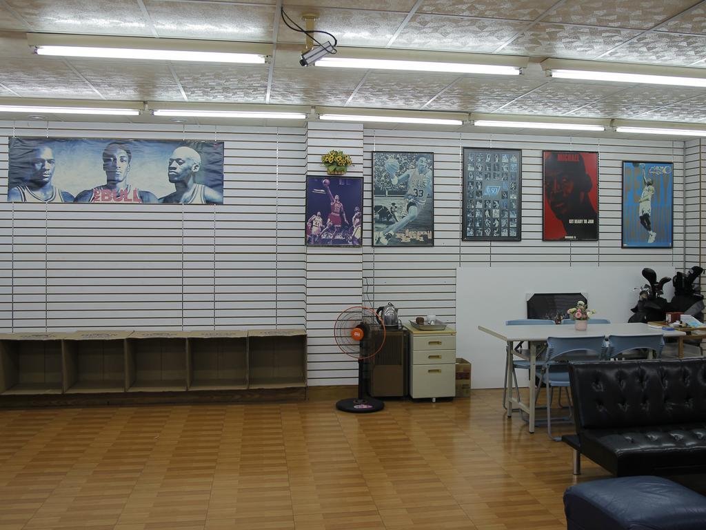Park 66 Apartment Tainan Exterior photo