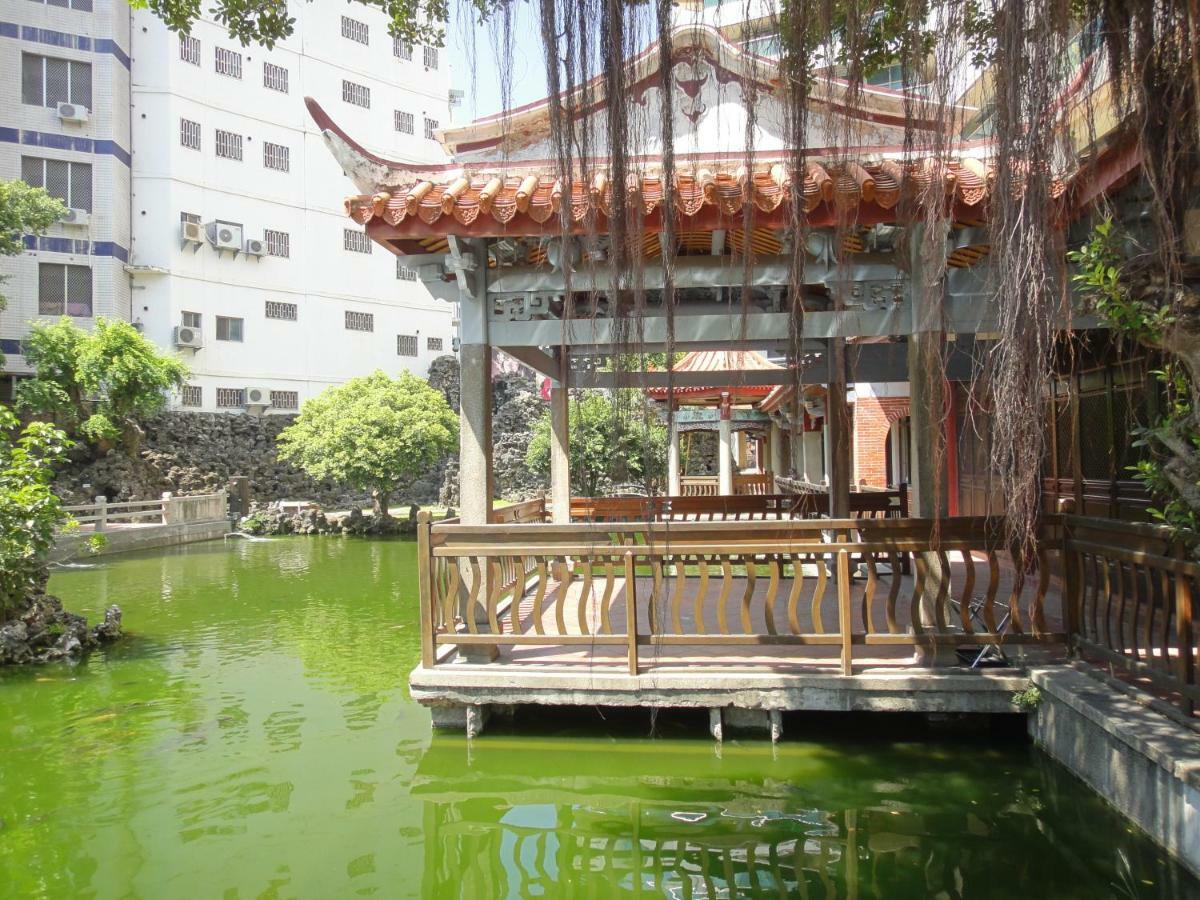 Park 66 Apartment Tainan Exterior photo