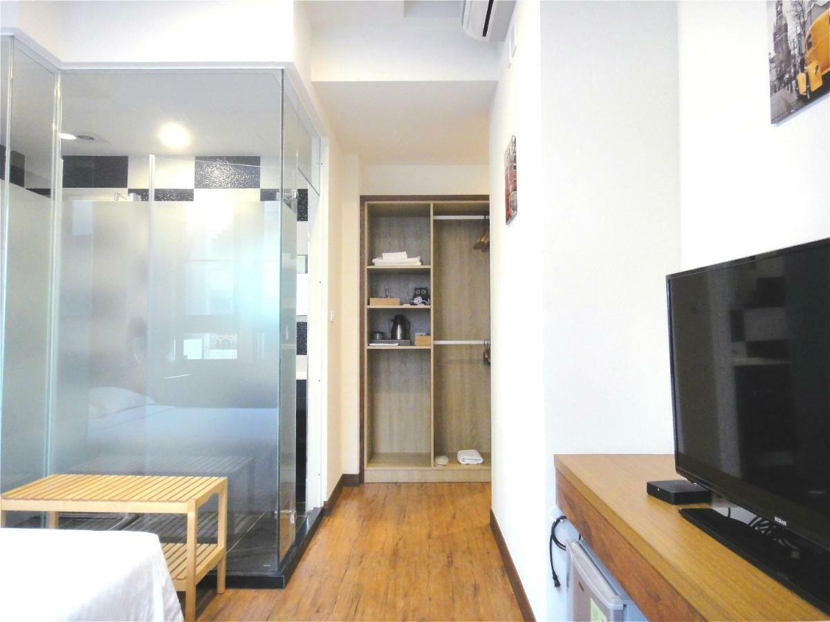 Park 66 Apartment Tainan Exterior photo